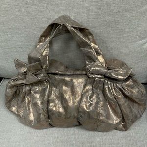 Express bag, quick magnetic closure, glitzy gold/silver. Lots storage 4 lite bag